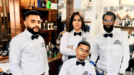 IN & OUT BARBERSHOP profile