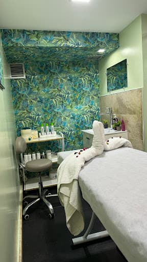 Loveliness maison de beauté business image 9