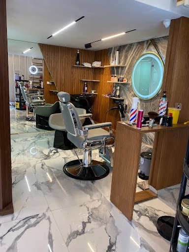 Barber shop YNS salon coiffure vip pour homme business image 9