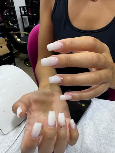 Israe Beauty House business image 3