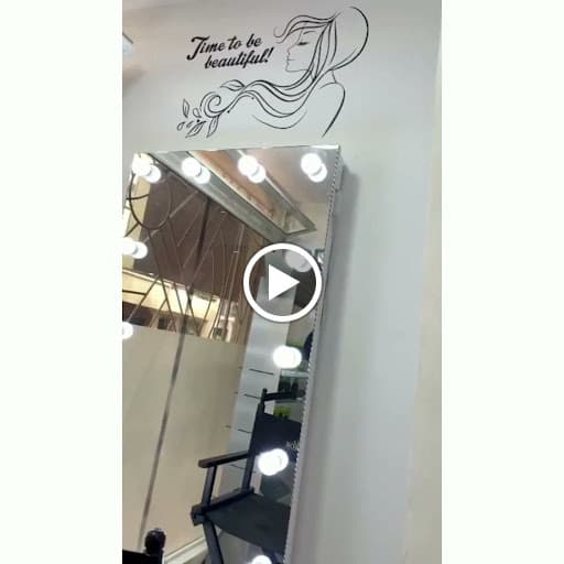 Beauty Mirror business image 3