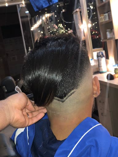 Sizo barber shop business image 6