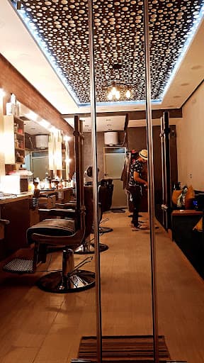 Sizo barber shop business image 4