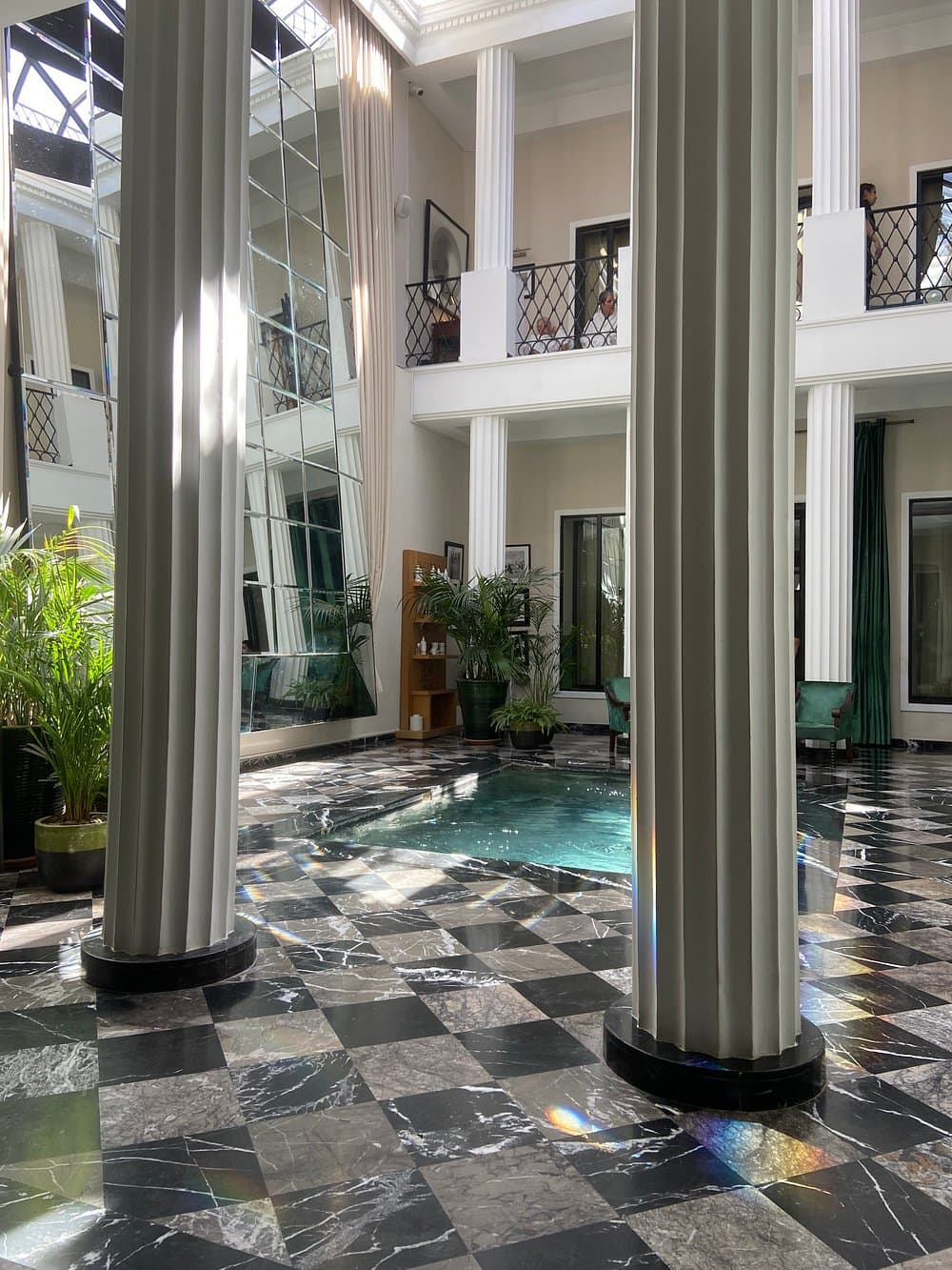 Les Bains Du Lotus business image 2