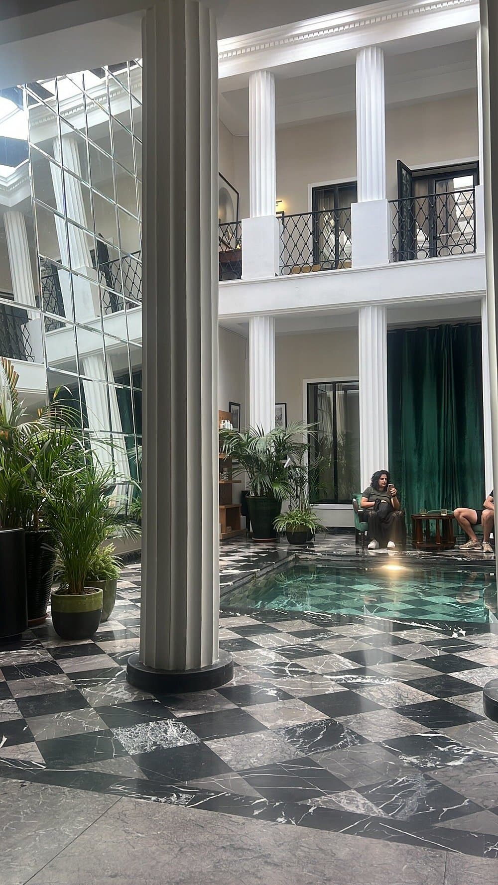 Les Bains Du Lotus business image 5