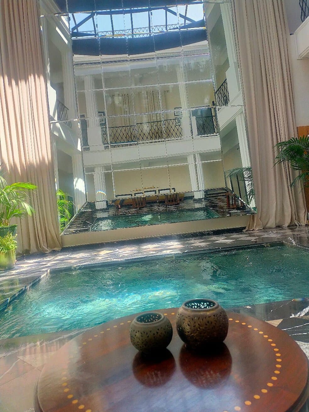 Les Bains Du Lotus business image 6