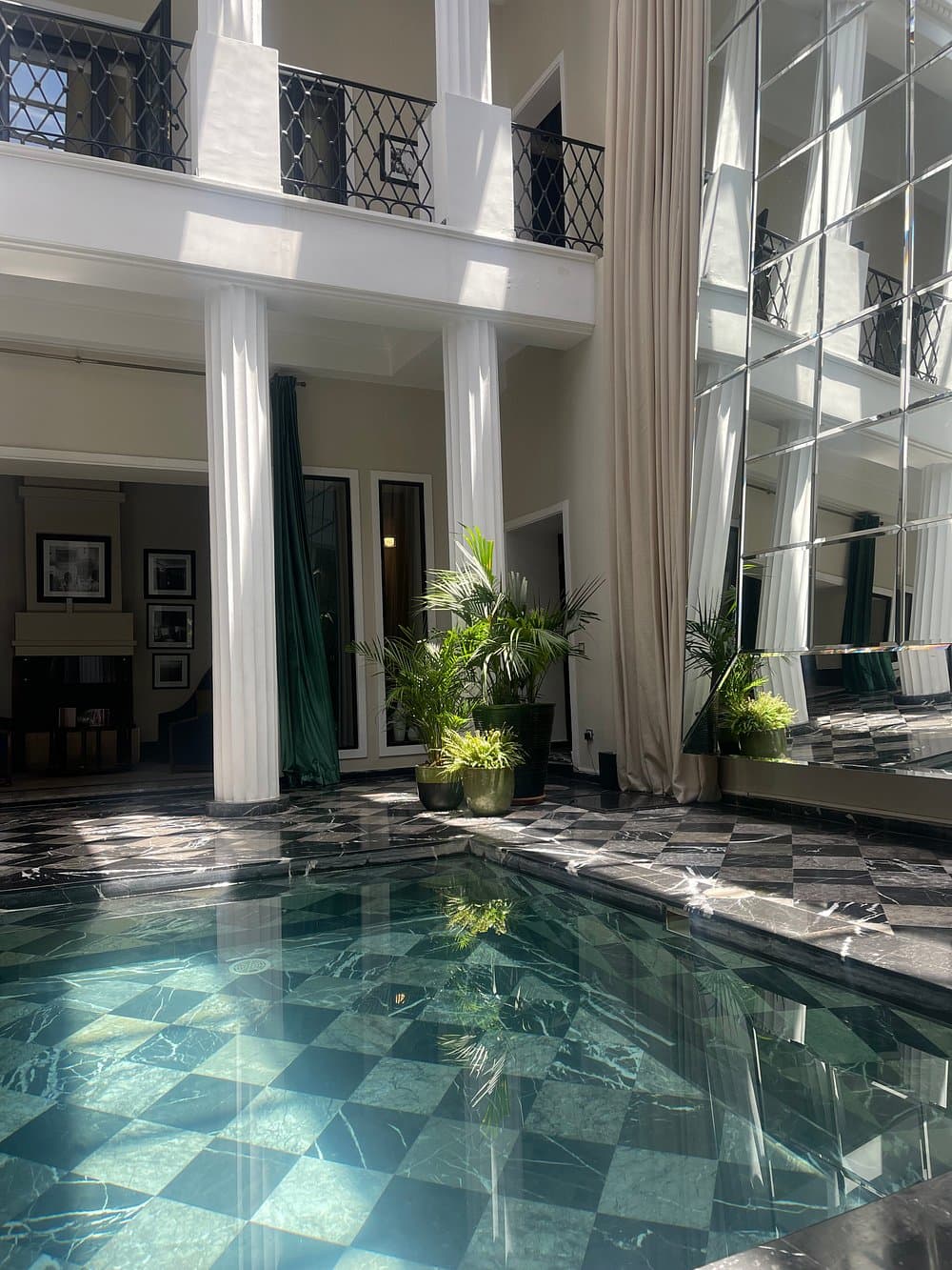 Les Bains Du Lotus business image 1
